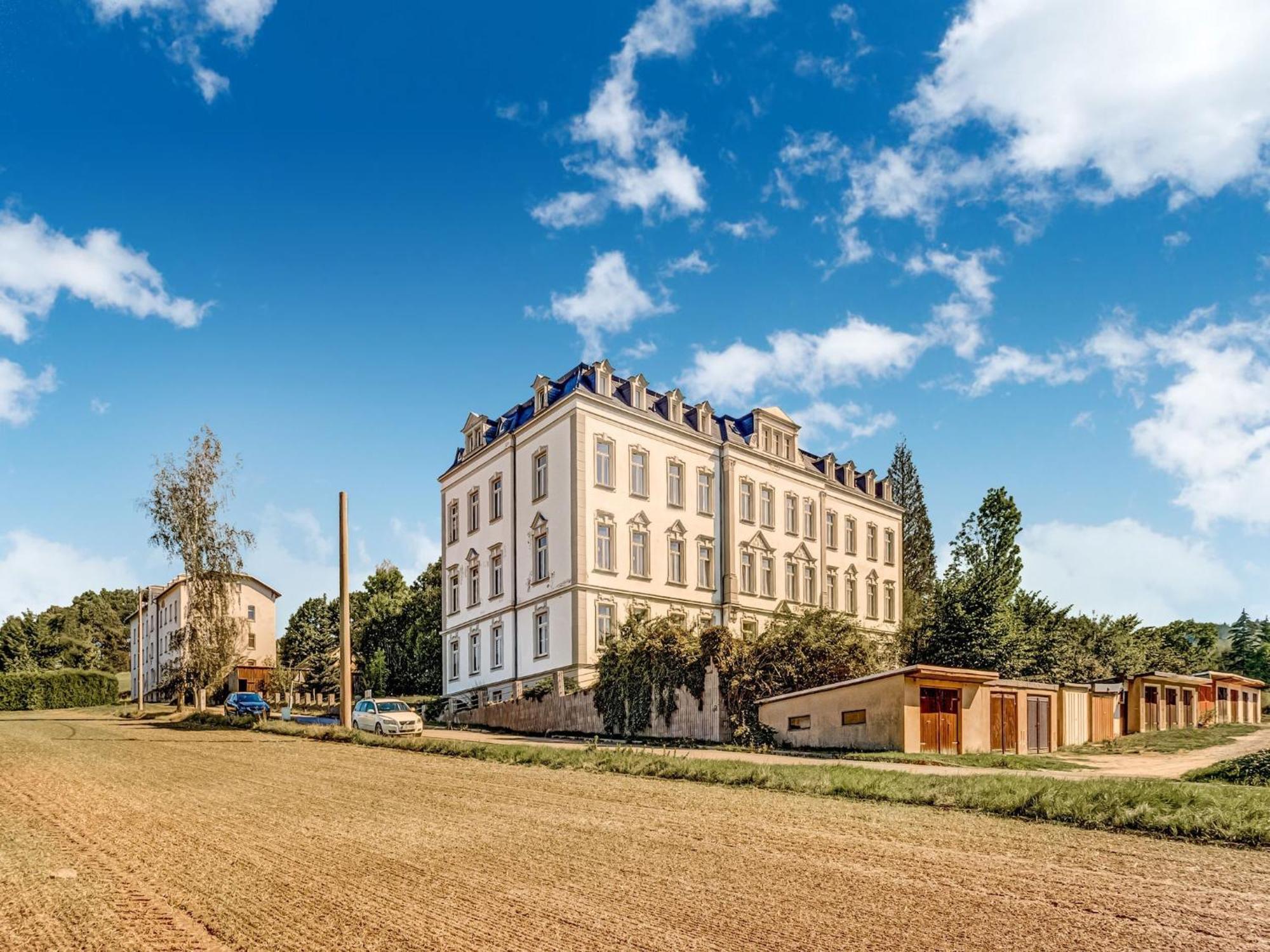 Alluring Villa In Grunhainichen Borstendorf With Garden Leubsdorf Exterior photo